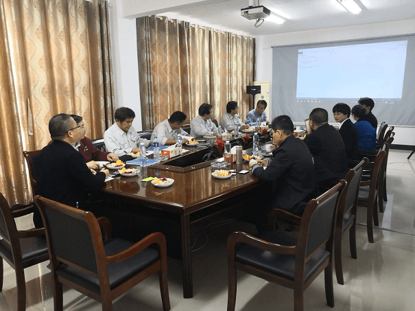 江苏江河和日本客户料仓衬板的签订 江苏江河和日本客户料仓衬板的签订